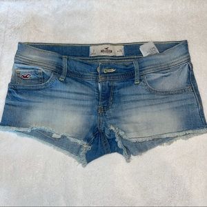 Hollister Size 3 (26) Cut-Off Shorts